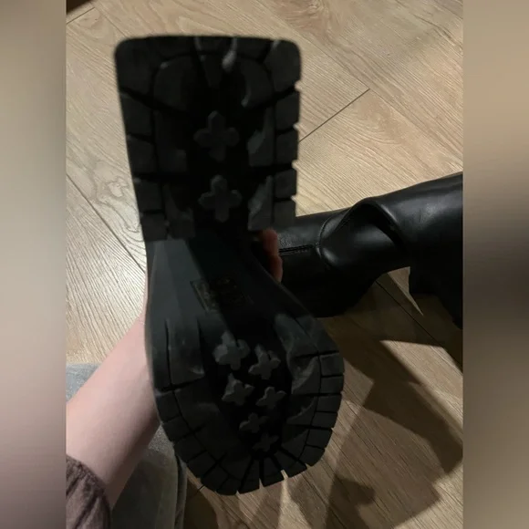 spring boots - Picture 3 of 3